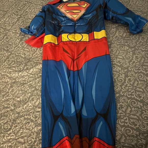 Outfit - Picture 2 of 4